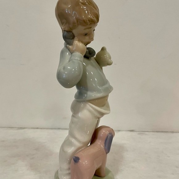 LLADRO NAO FIGURINE BOY ON PHONE SOMEONE IS CALLING YOU 1987 Teddy Bear / Dog - Picture 4 of 6